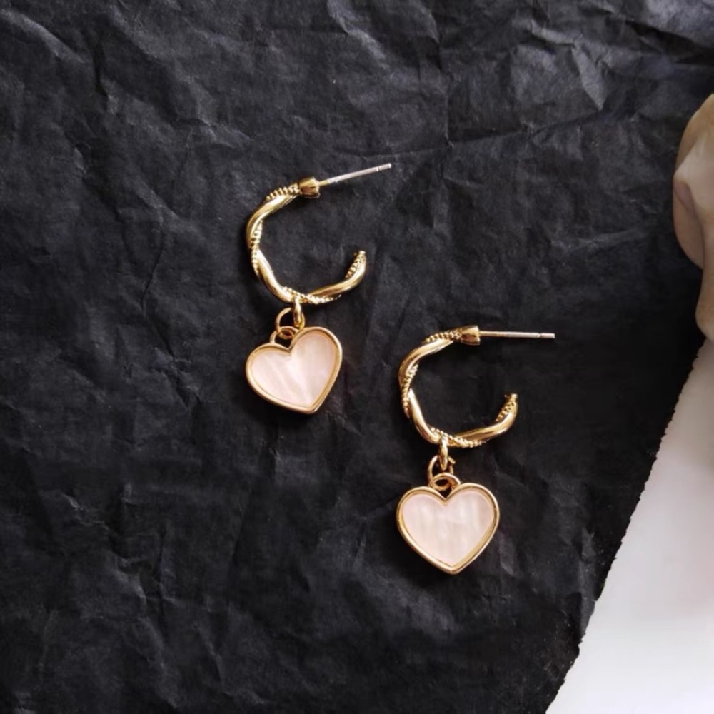 πππLast one Light Pink Heart Twist Hoop Earring - Picture 2 of 13